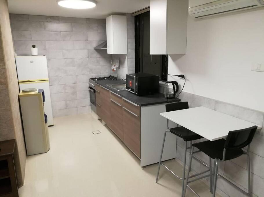 'C' Dazzling Modern 2 Bdrm Apt In Khalda Free Wifi Amán Exterior foto